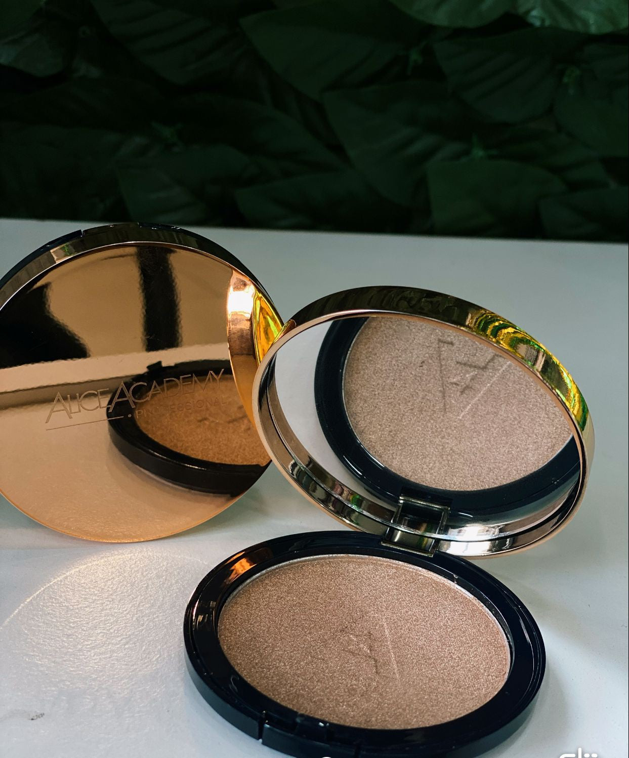 MAQUILLAJE ILUMINADOR ALICE ACADEMY